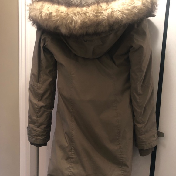 Aritzia Summit parka with Hood - Picture 3 of 5